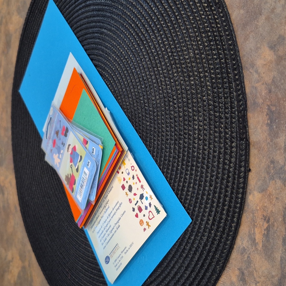 CREATIVE MEMORIES Events+Seasons Die Cut Paper Shapes Multicolor - Picture 16 of 16